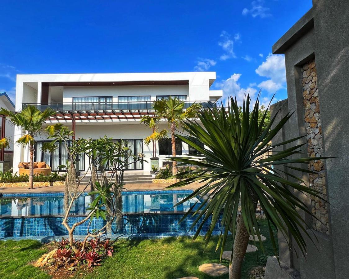 Villa Niang Ando ลาบวนบาโจ ภายนอก รูปภาพ