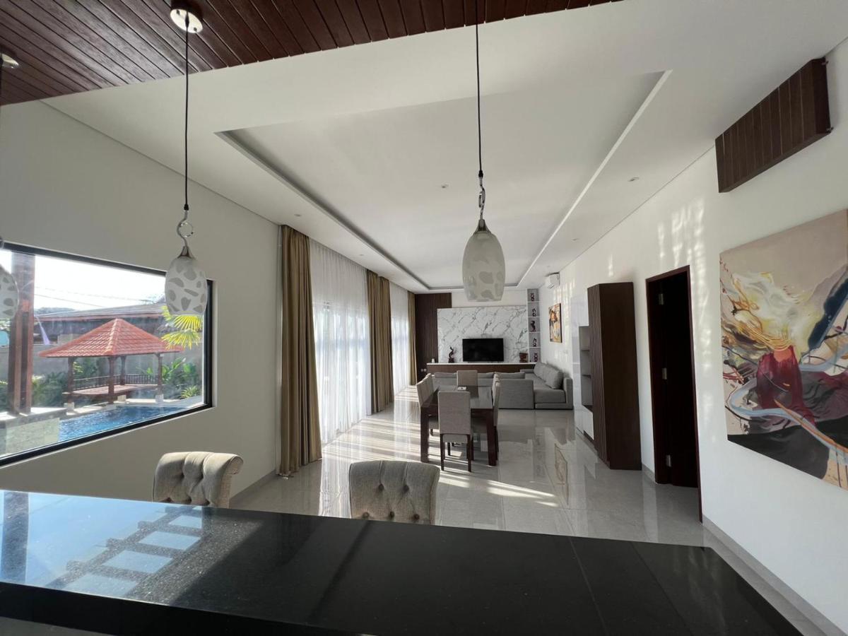 Villa Niang Ando ลาบวนบาโจ ห้อง รูปภาพ